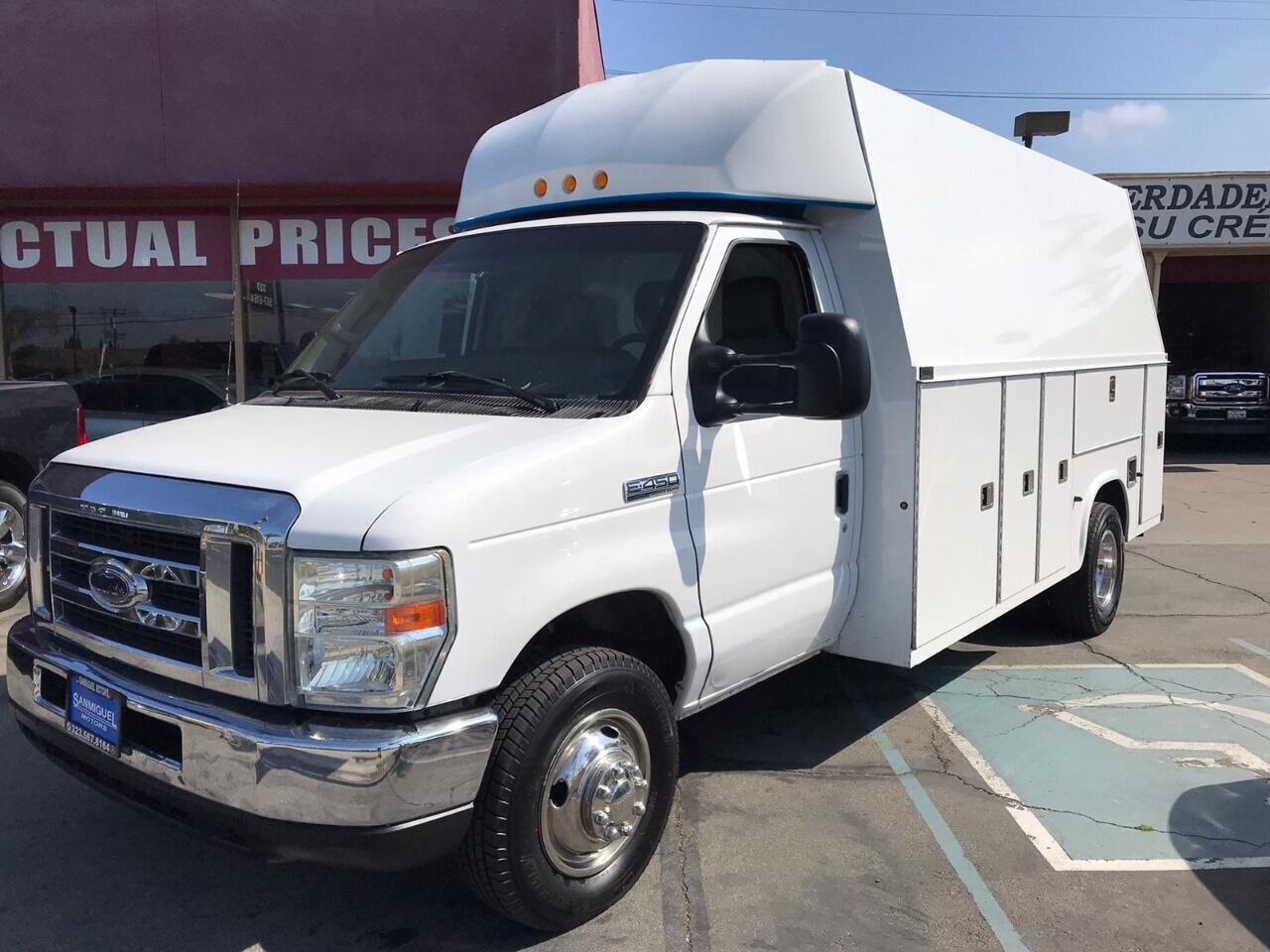 2010 FORD E-450