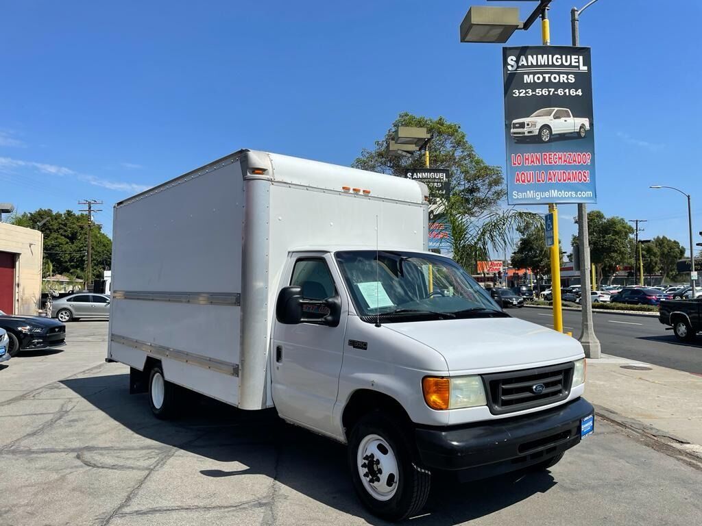 2005 FORD E-350