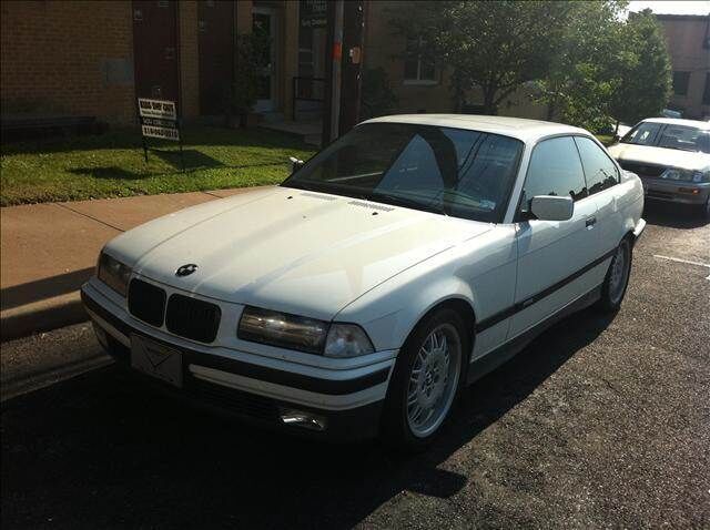 BMW 325iS