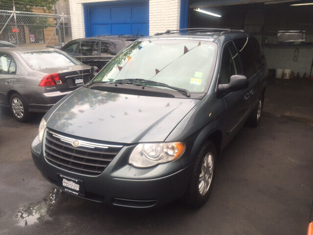 2006 CHRYSLER Town and Country