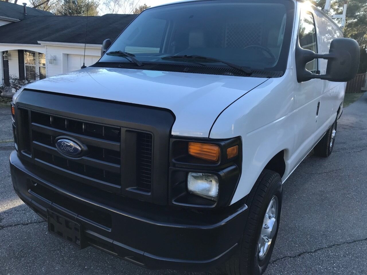 2012 FORD E-350