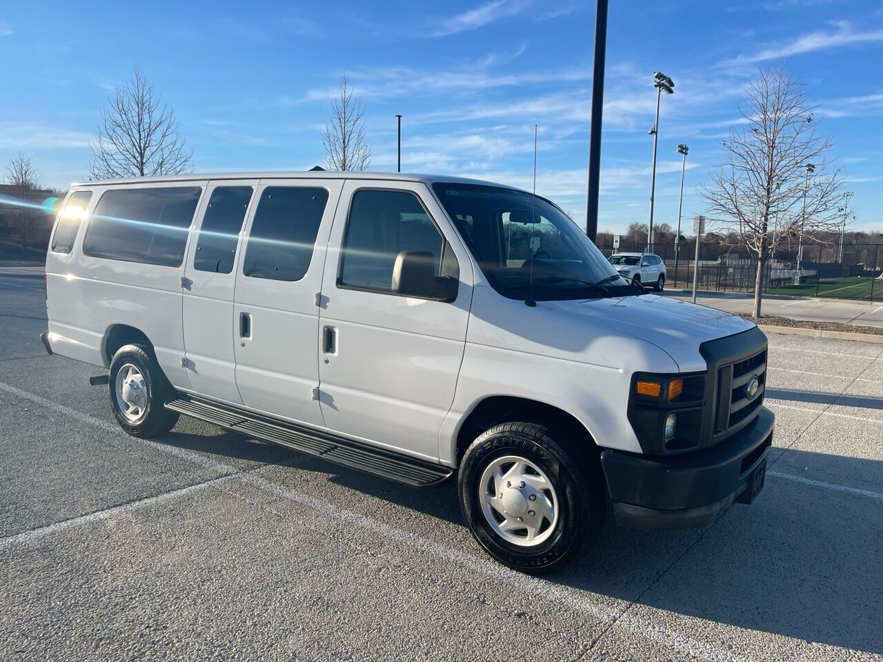 2011 FORD E-350