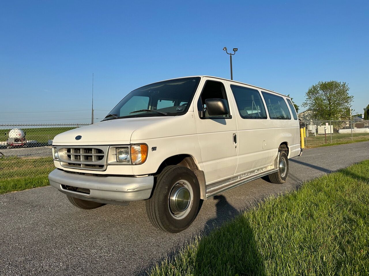 2000 FORD E-350