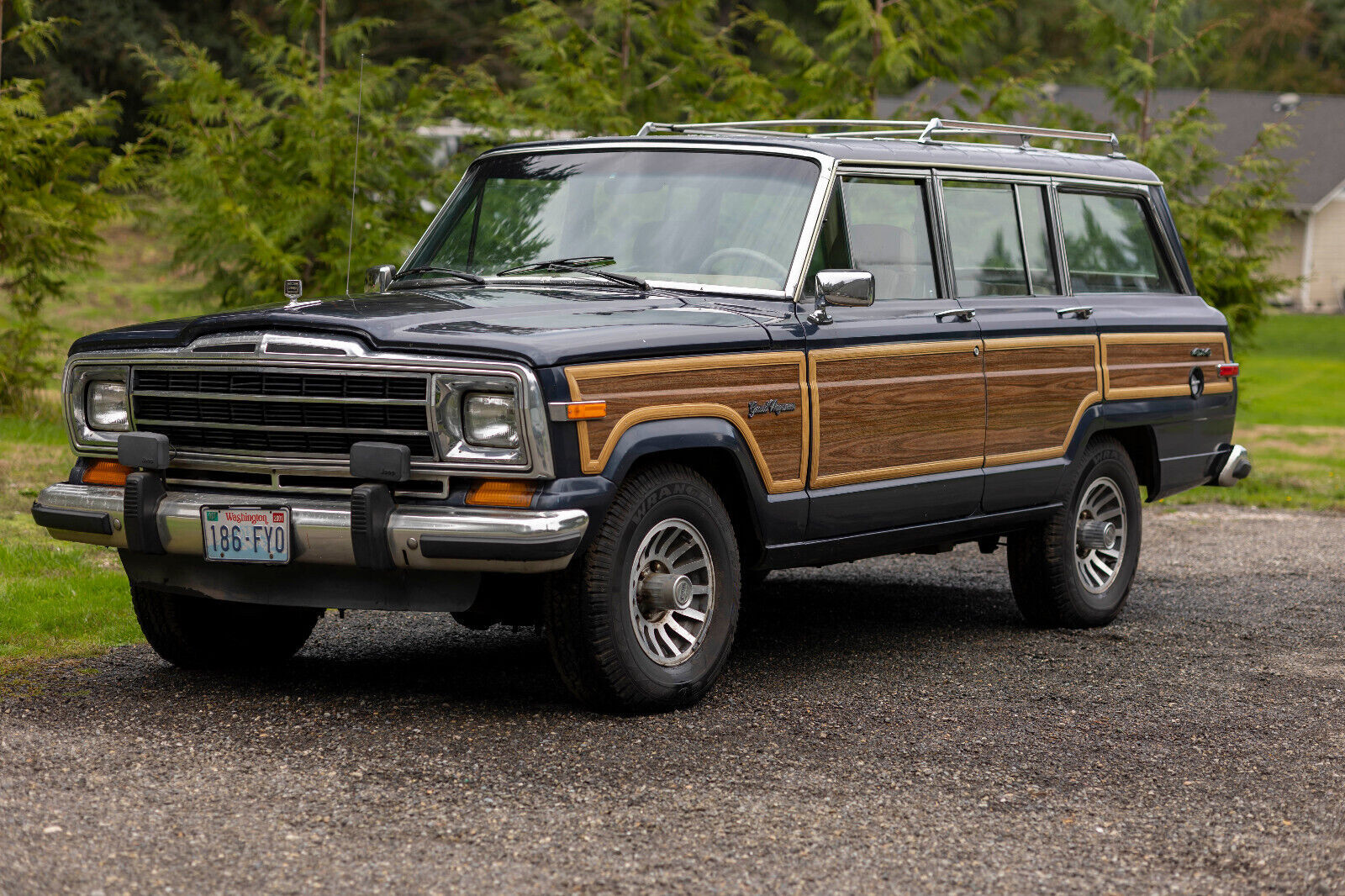 Jeep Grand Wagoneer