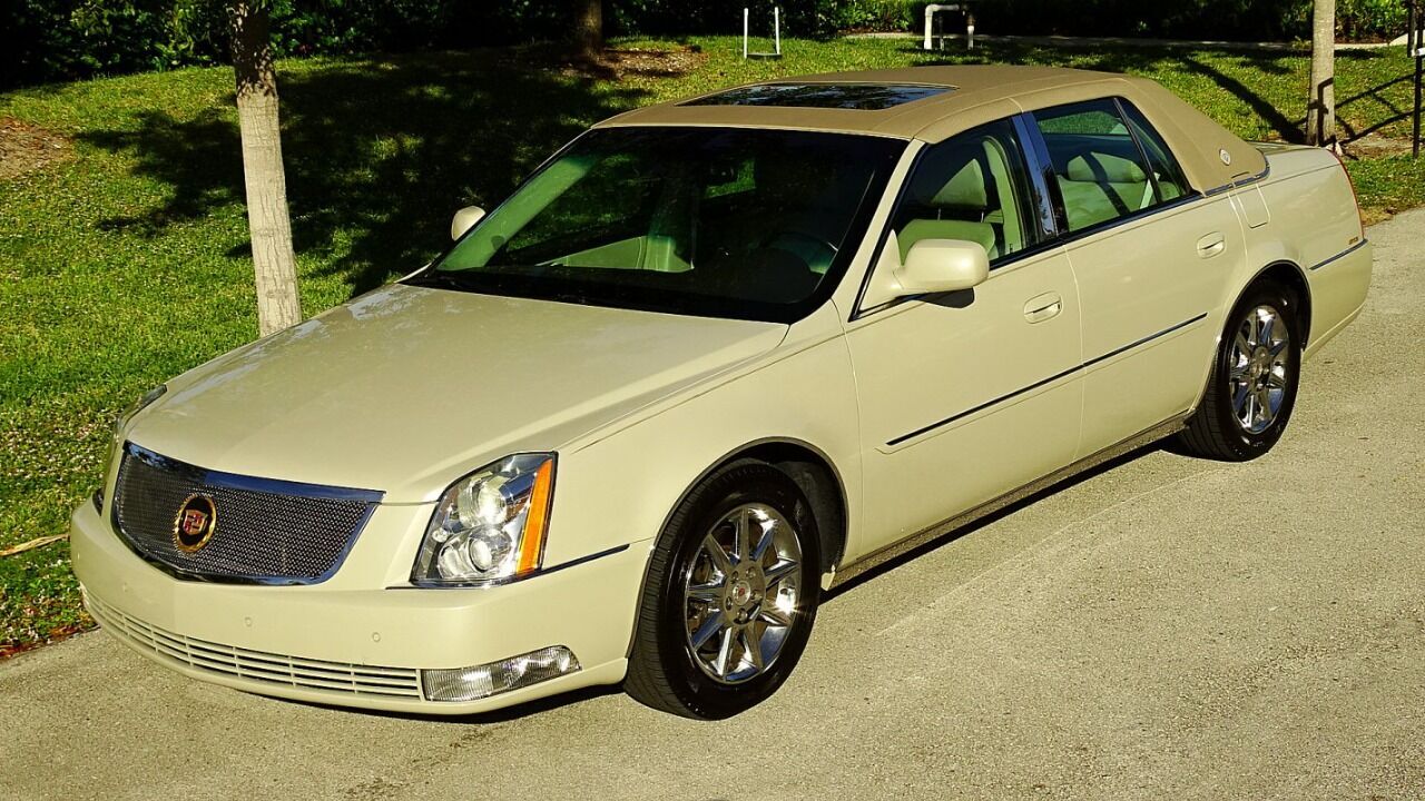 2011 CADILLAC DTS