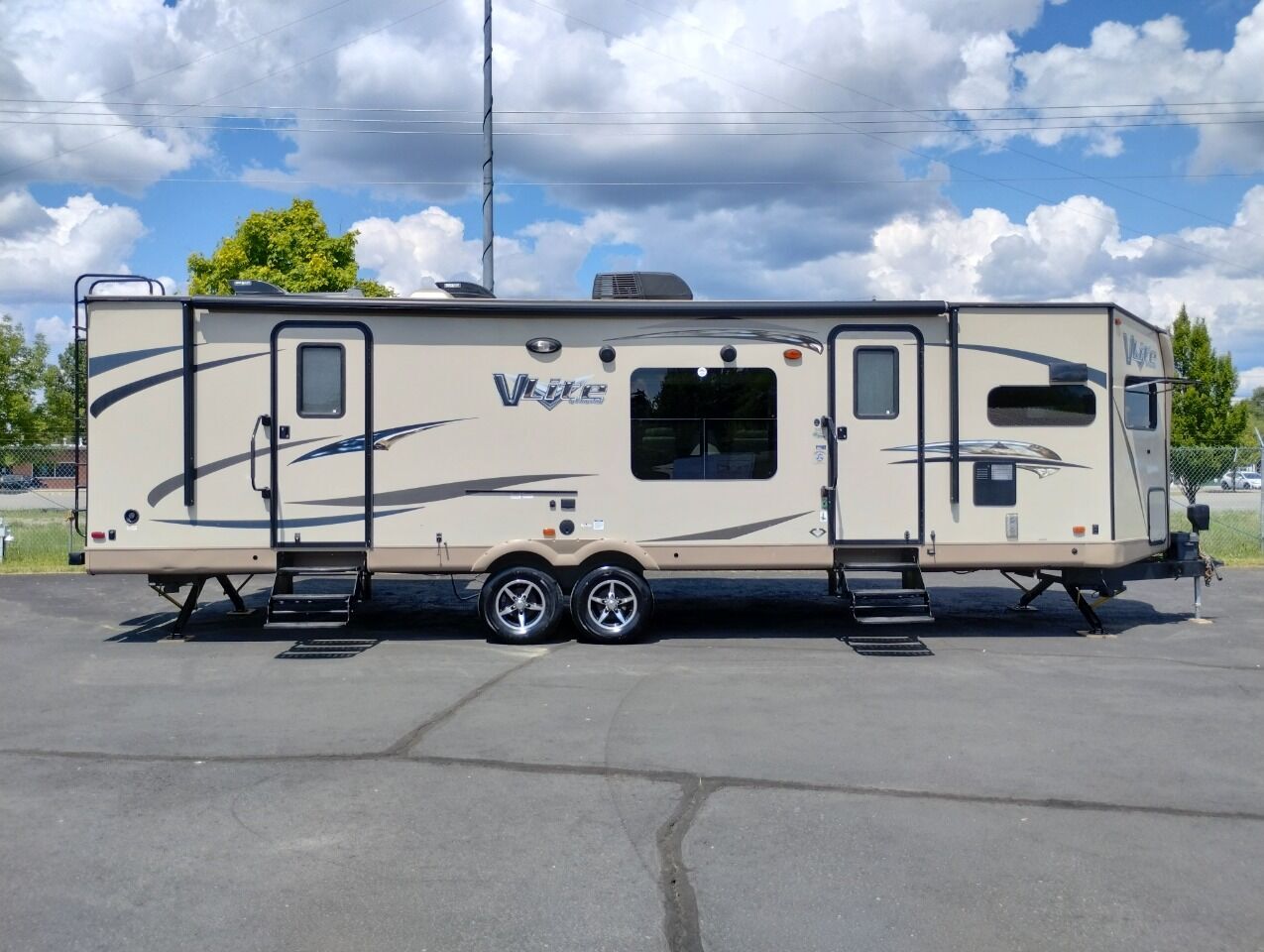 2016 FOREST RIVER Flagstaff Lite Weight Trailers