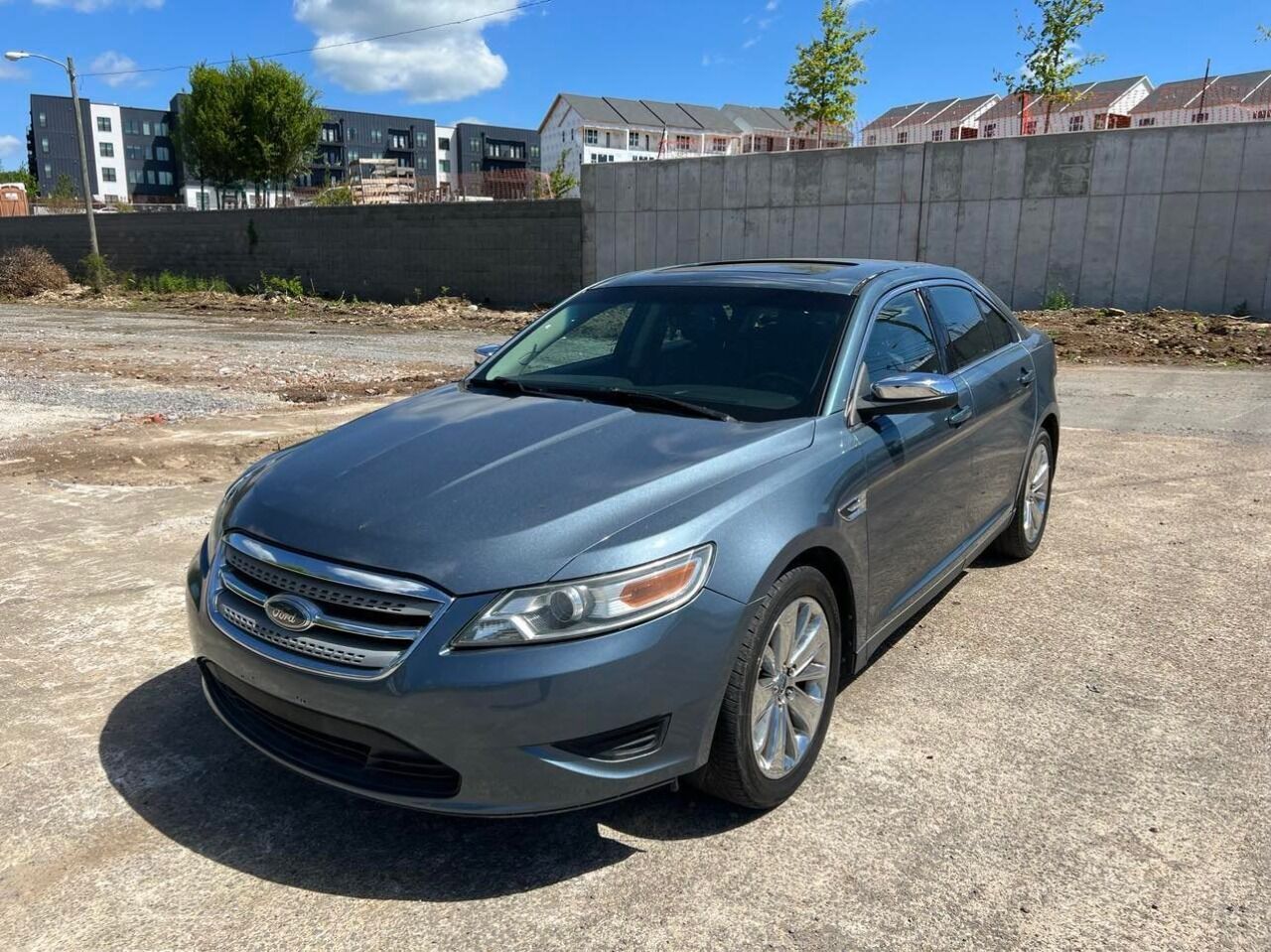 2010 FORD Taurus