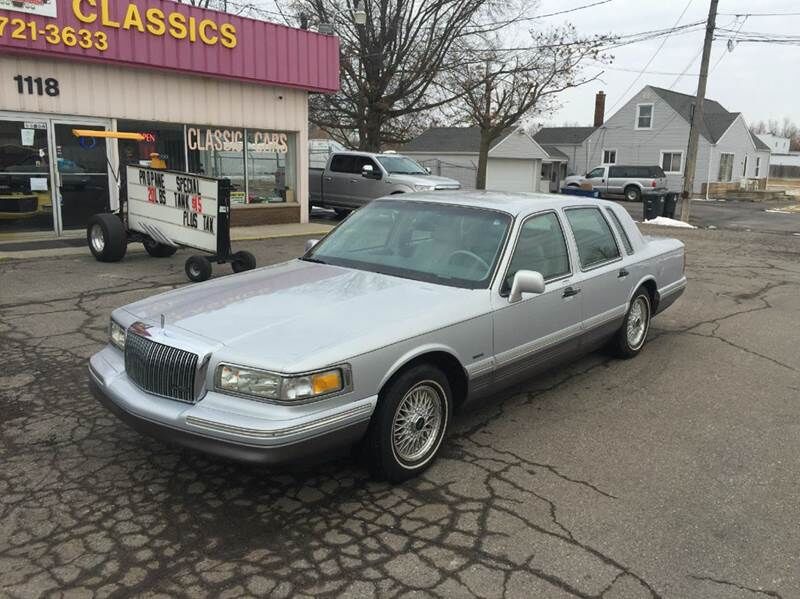1995 LINCOLN Town Car