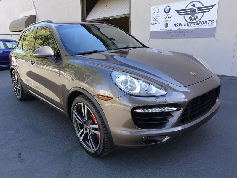 2014 PORSCHE Cayenne
