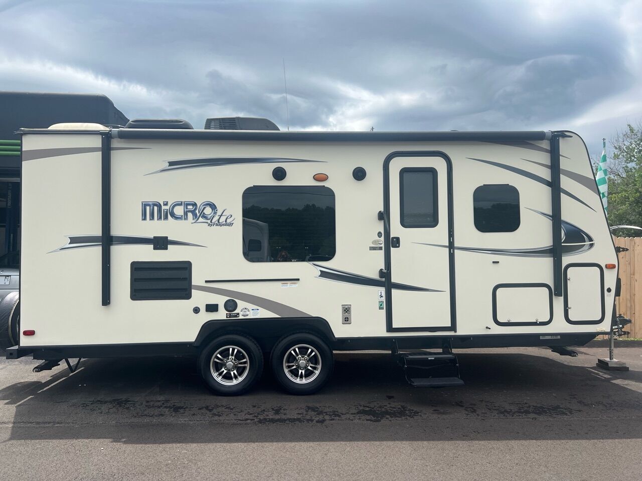 2018 FOREST RIVER Flagstaff Lite Weight Trailers