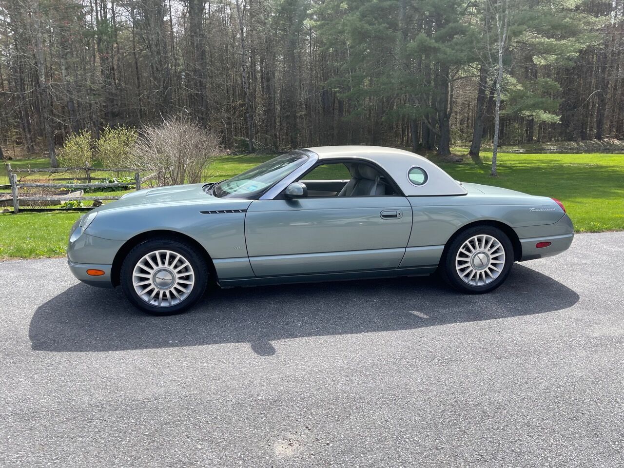 2004 FORD Thunderbird