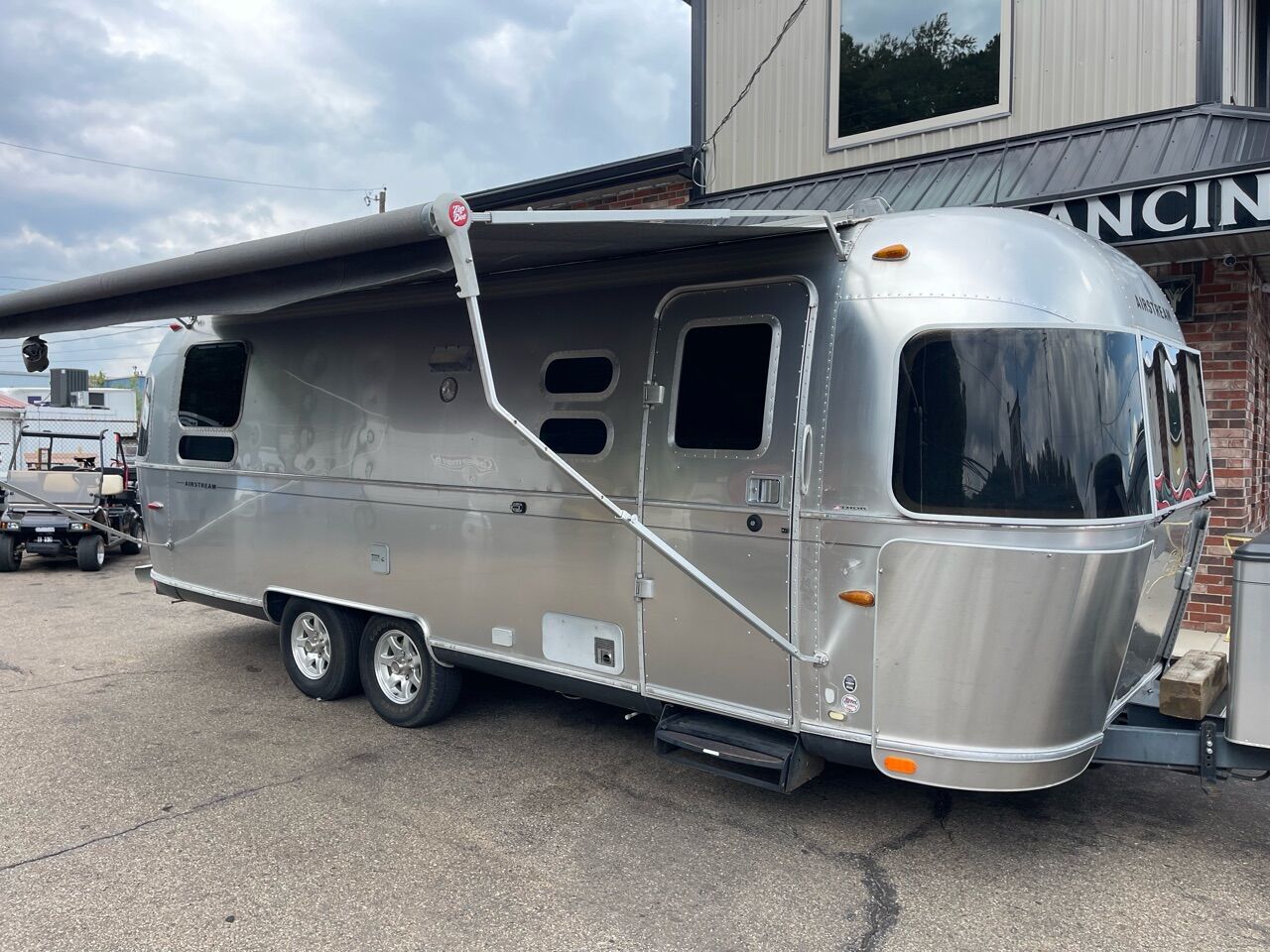 2012 AIRSTREAM Flying Cloud