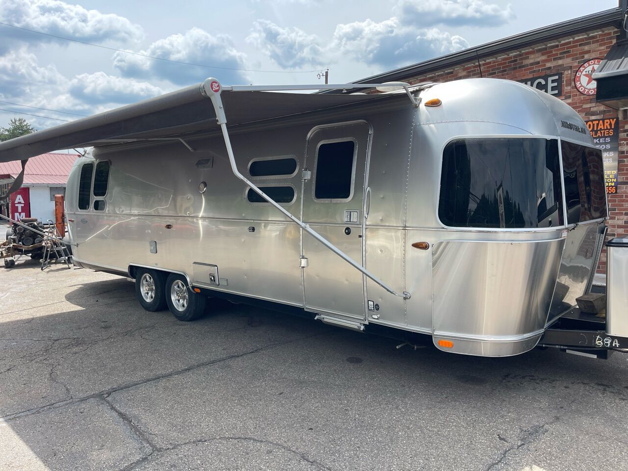 2018 AIRSTREAM Flying Cloud