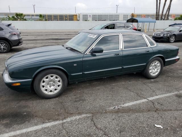 Jaguar XJ8