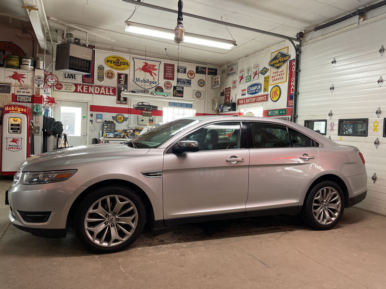 2014 FORD Taurus