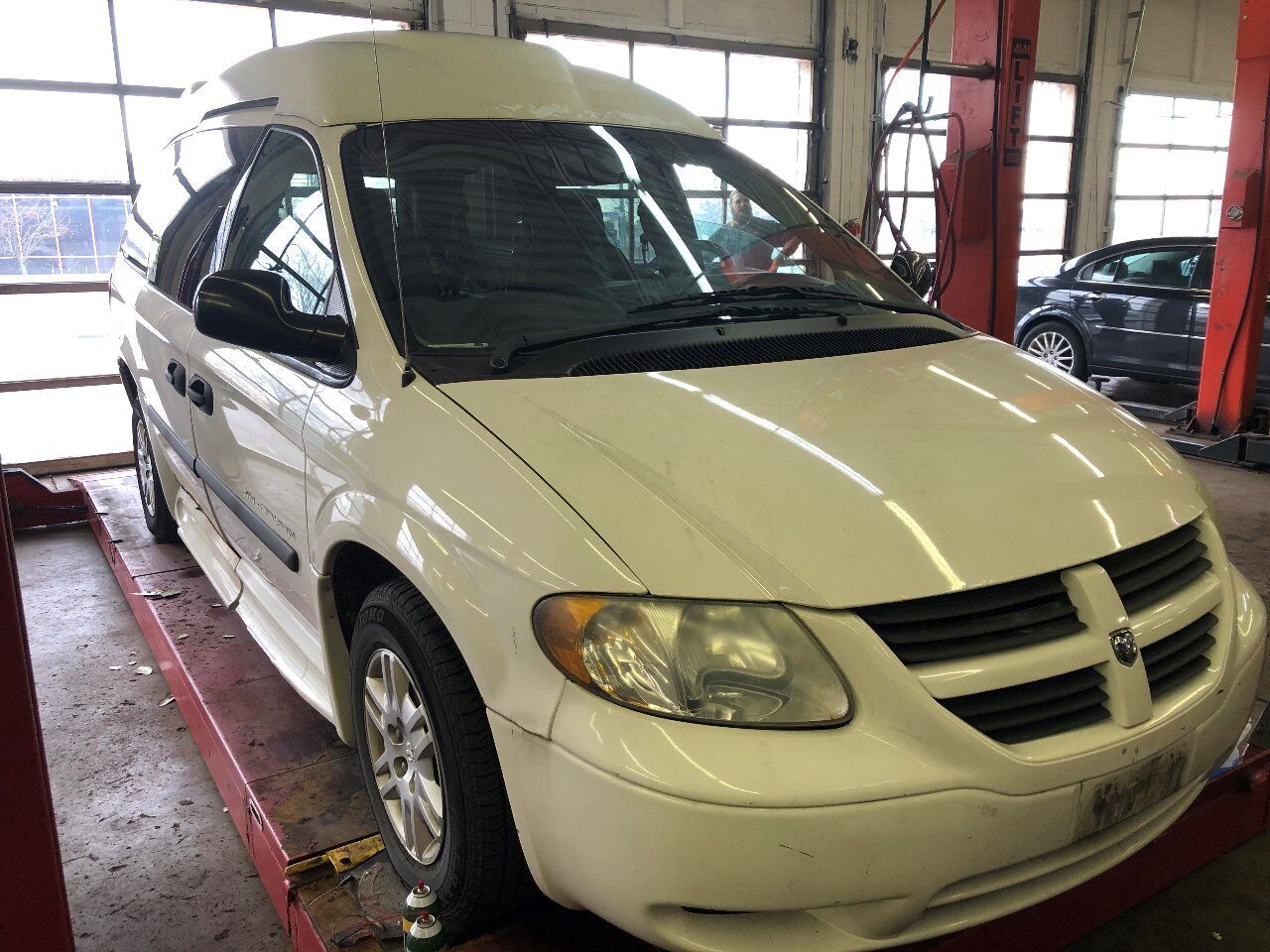 2005 DODGE Caravan