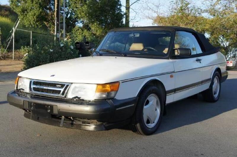 Saab 900