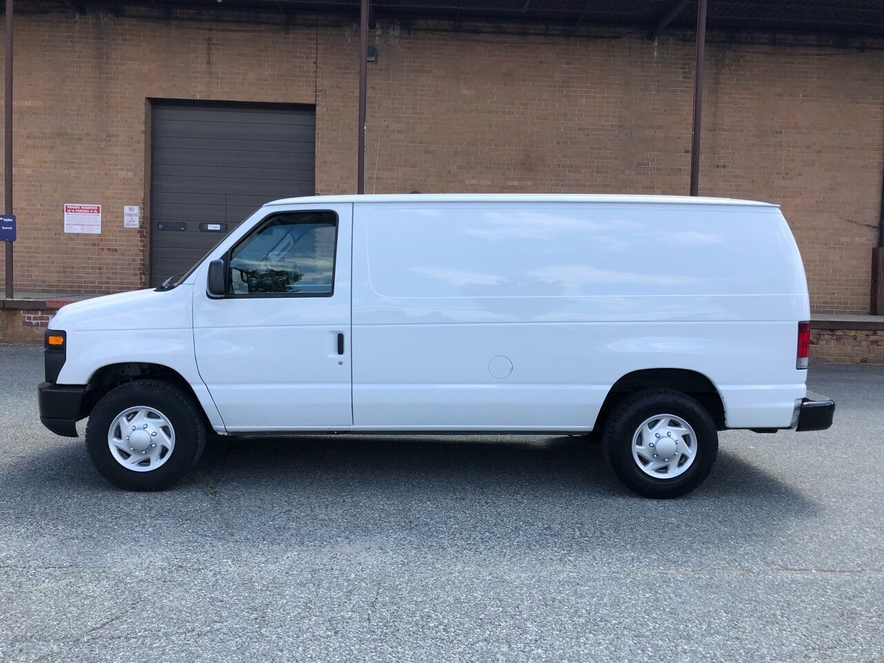 2011 FORD E-250