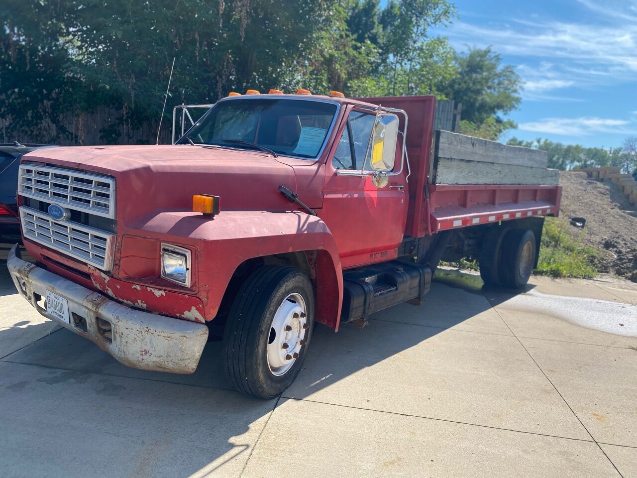 Ford F-700