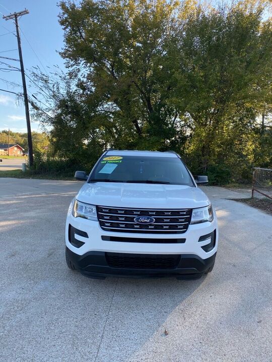 2017 FORD Explorer