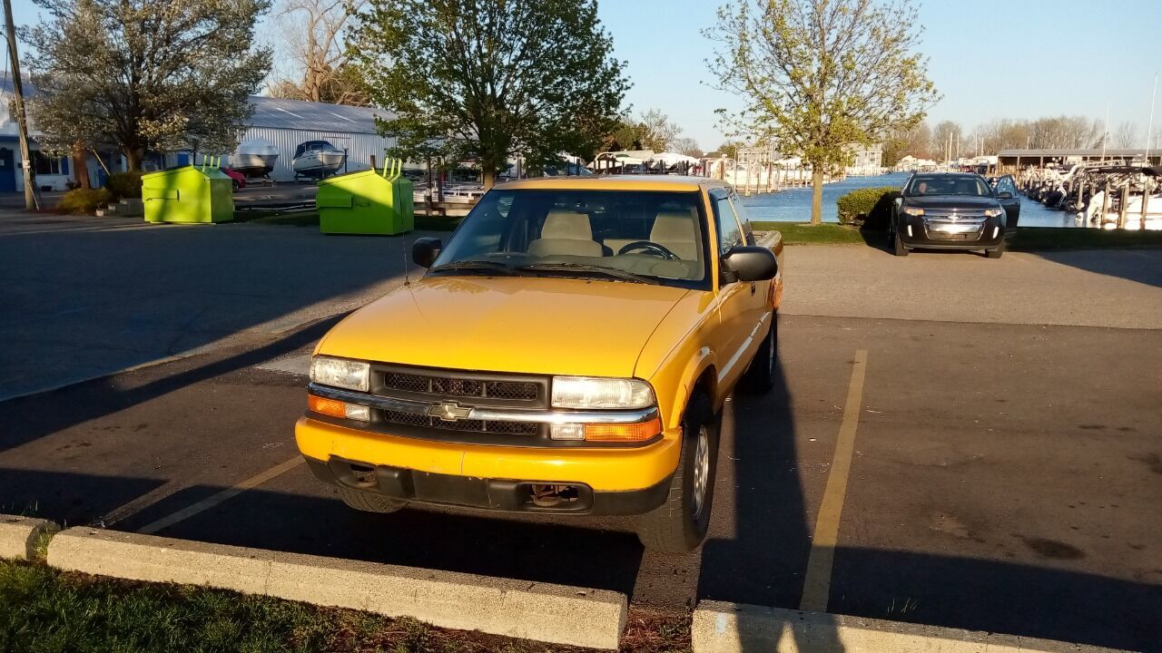 2002 CHEVROLET S-10 Pickup