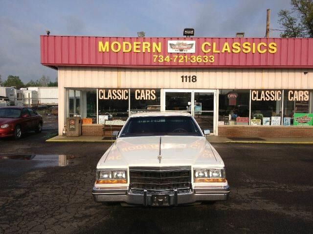 1982 CADILLAC Deville