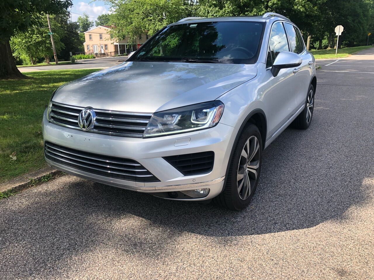 2017 VOLKSWAGEN Touareg
