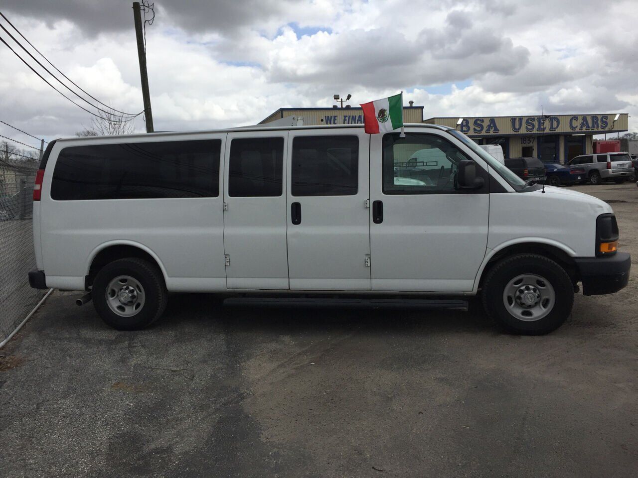2017 CHEVROLET Express