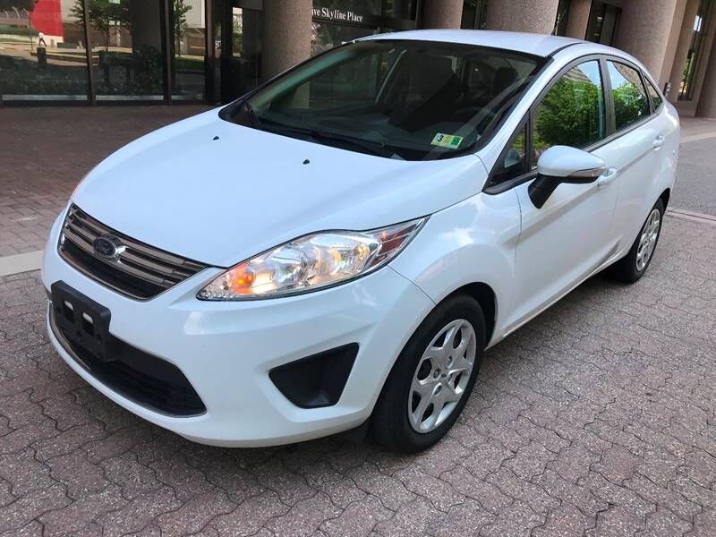 2013 FORD Fiesta