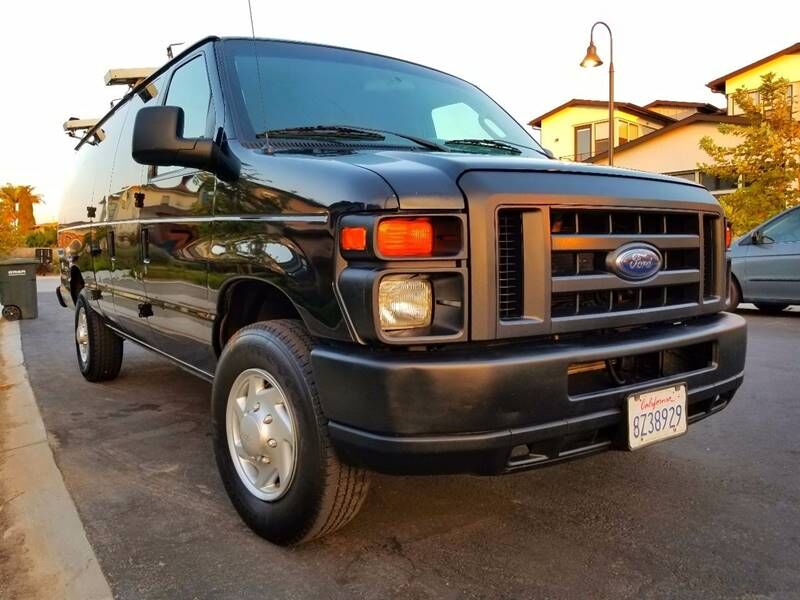 2011 FORD E-350