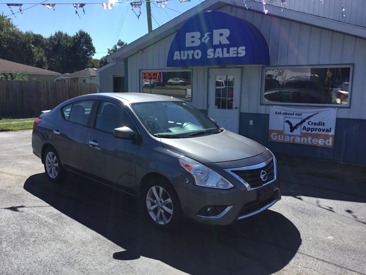 2016 NISSAN Versa