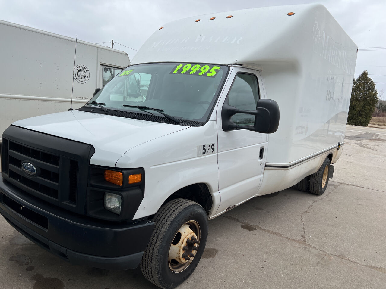 2013 FORD E-350