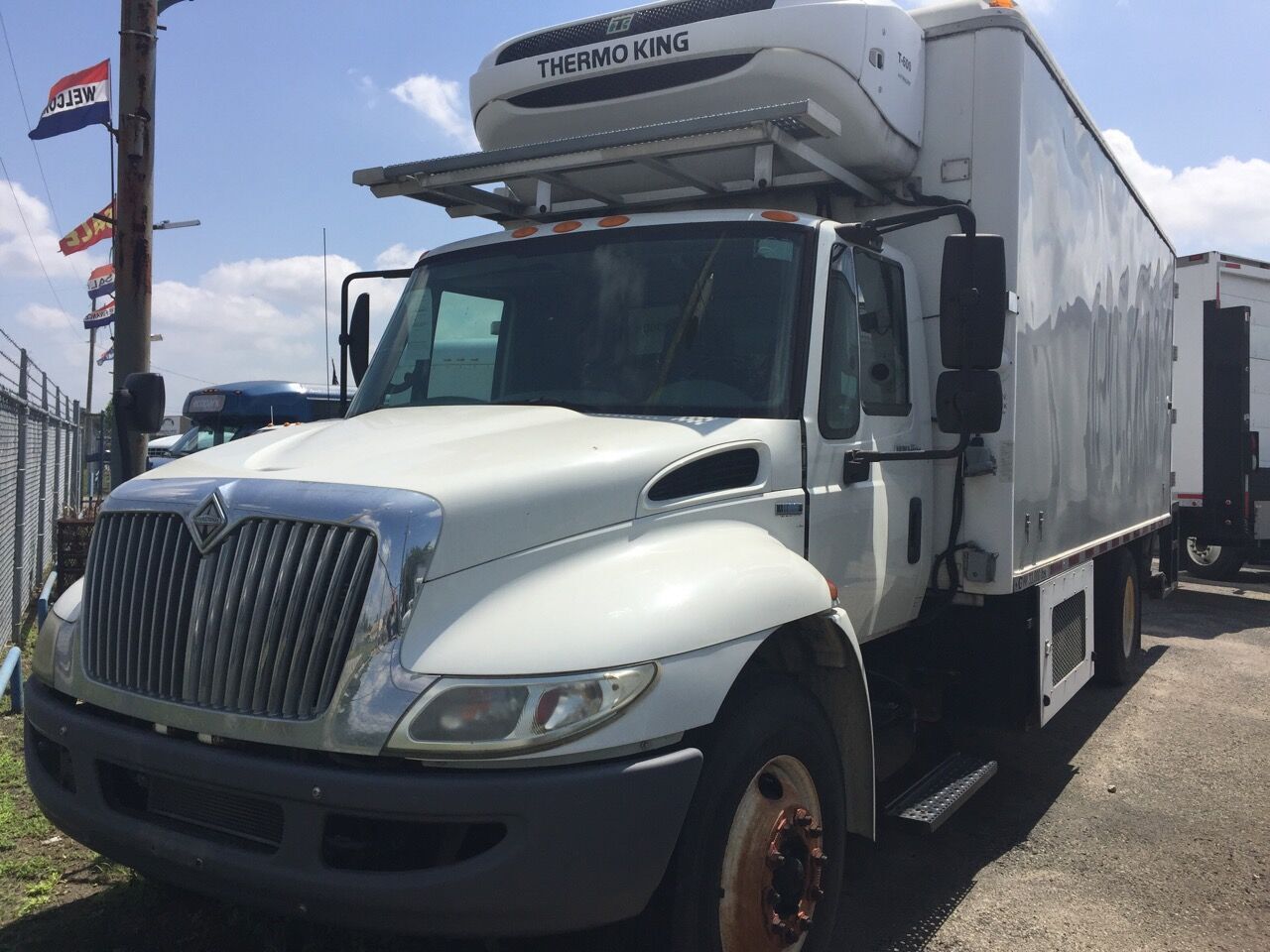 2009 INTERNATIONAL MA025