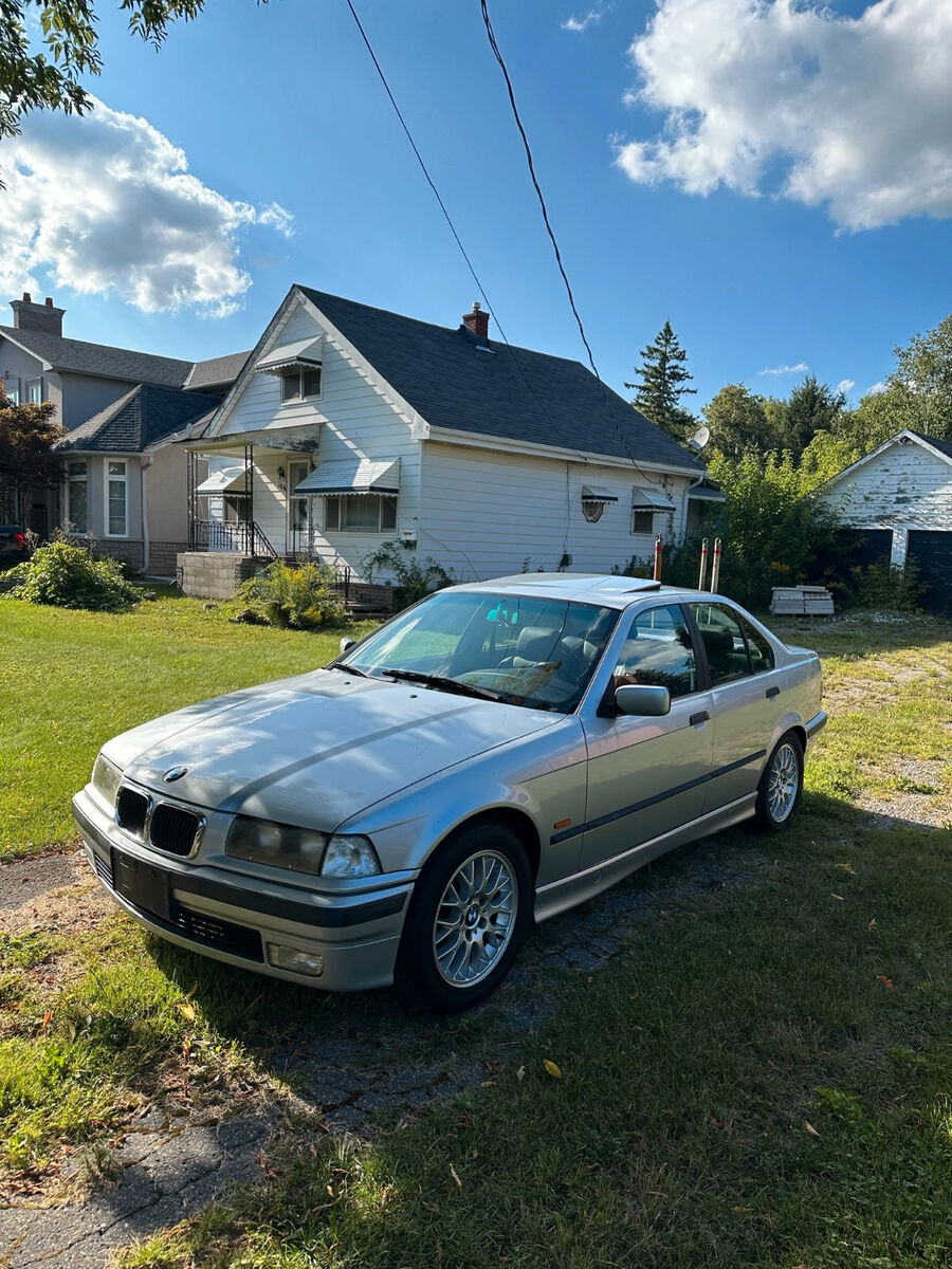 BMW 328i