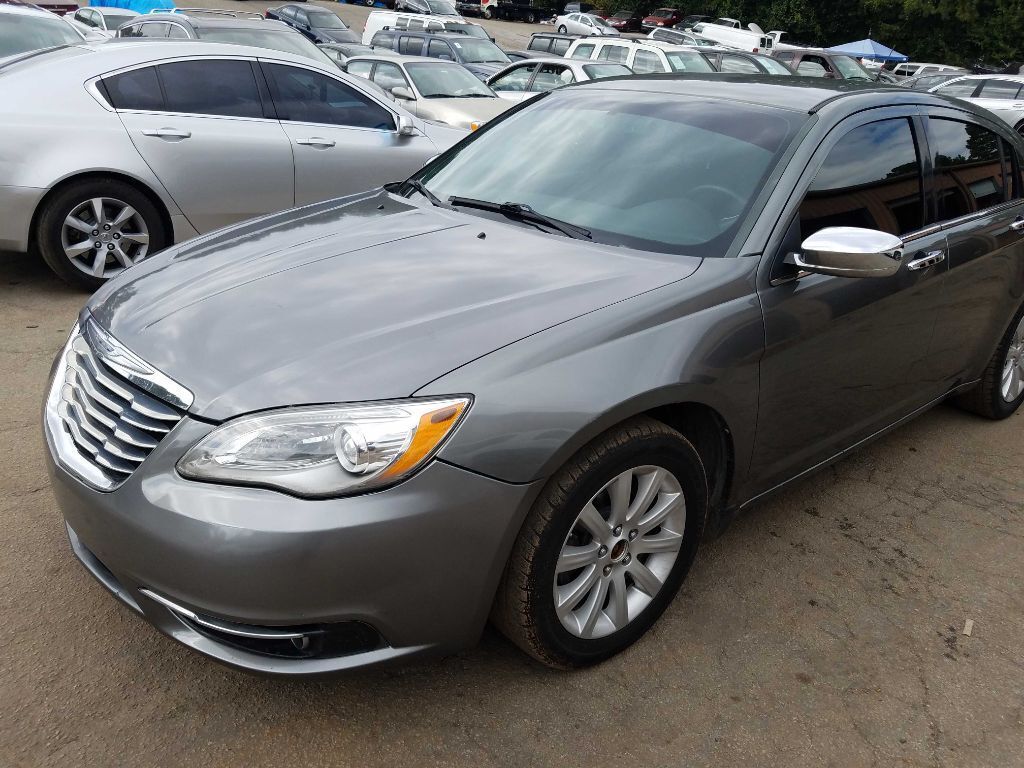 2013 CHRYSLER 200