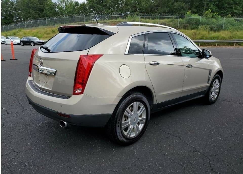 2010 CADILLAC SRX
