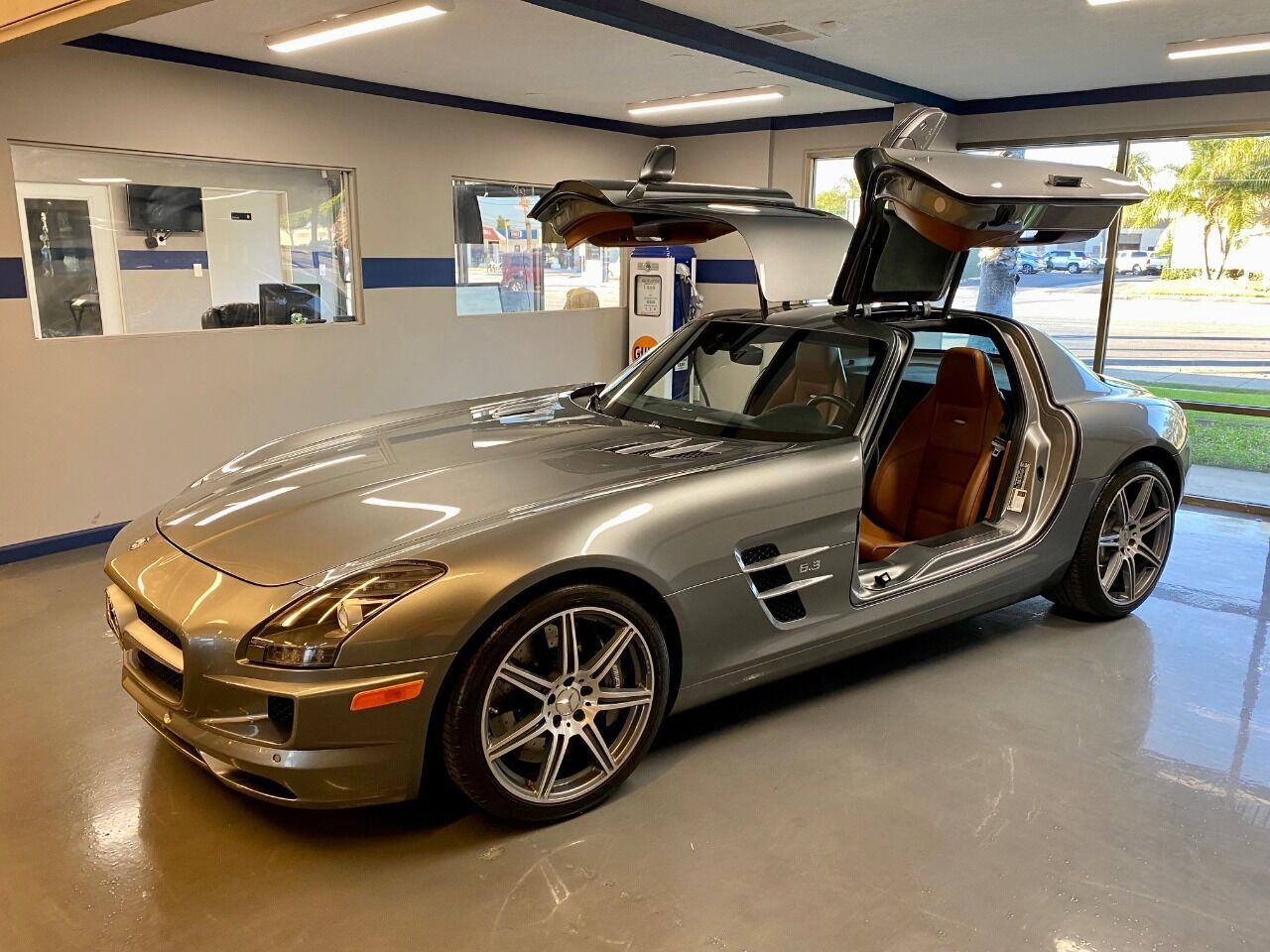 2012 MERCEDES-BENZ SLS-Class