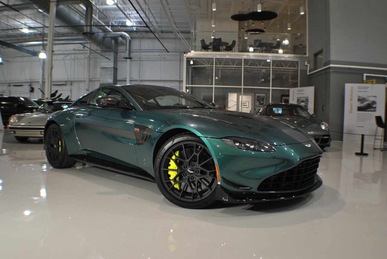 2022 ASTON MARTIN Vantage
