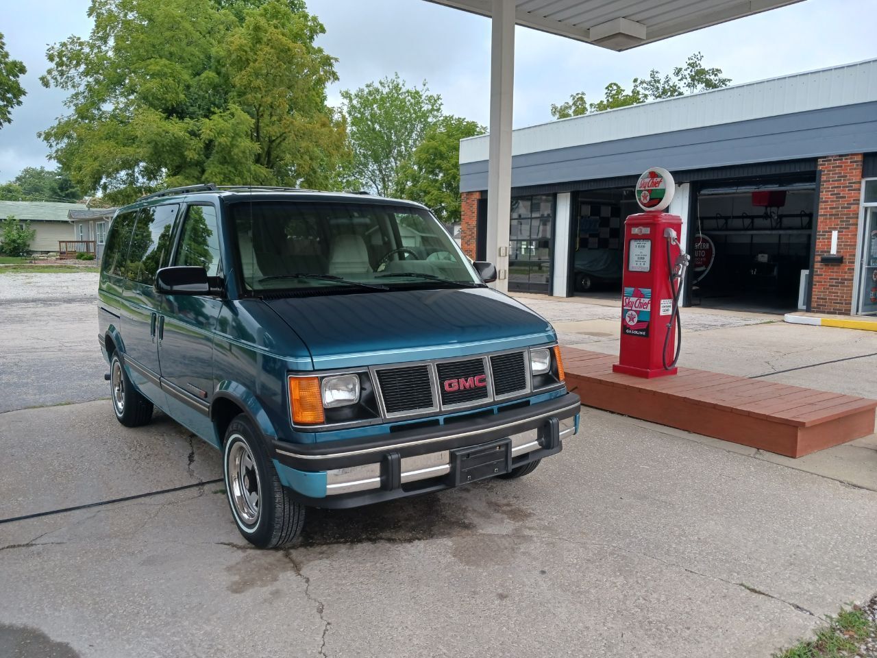GMC Safari