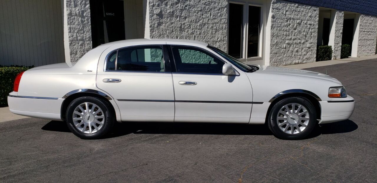 2003 LINCOLN Town Car