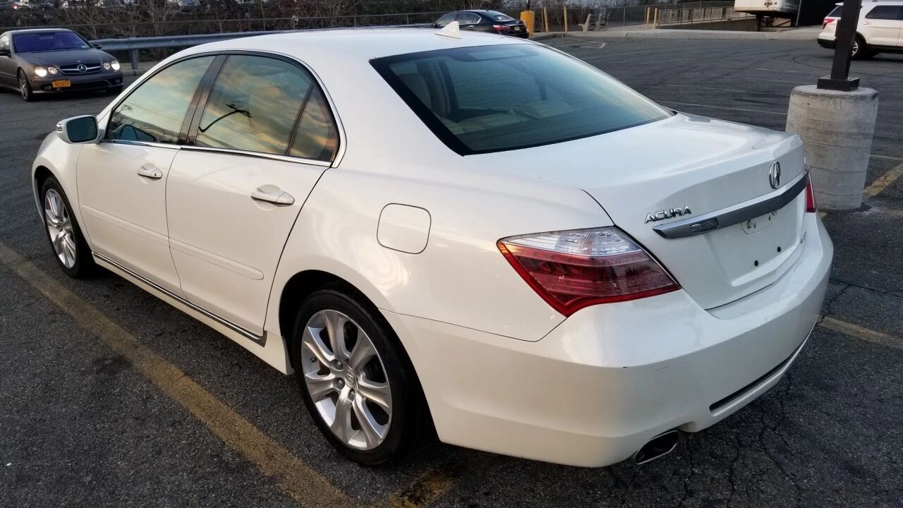 2010 ACURA RL