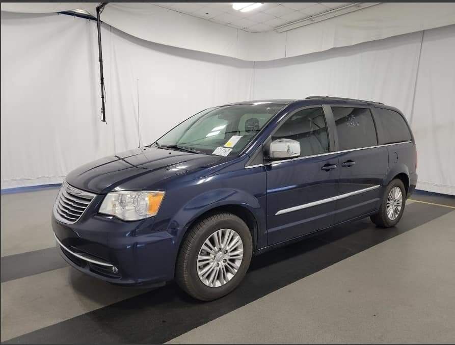 2015 CHRYSLER Town and Country