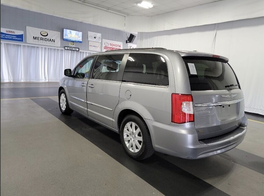 2015 CHRYSLER Town and Country
