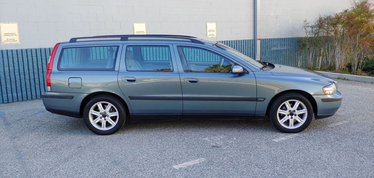 2004 VOLVO V70