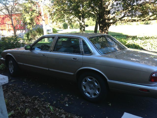 2003 JAGUAR XJ8