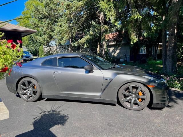 Nissan GT-R