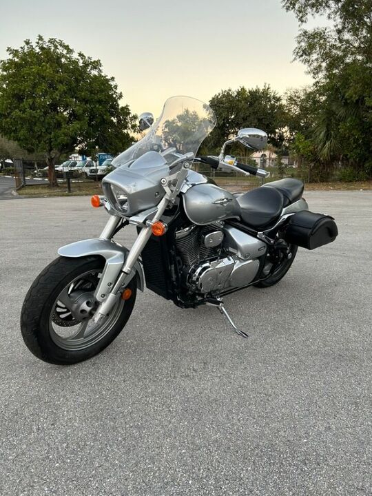 Suzuki VZ800L