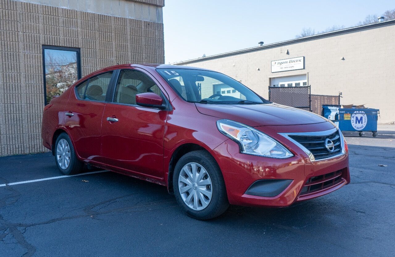 2015 NISSAN Versa