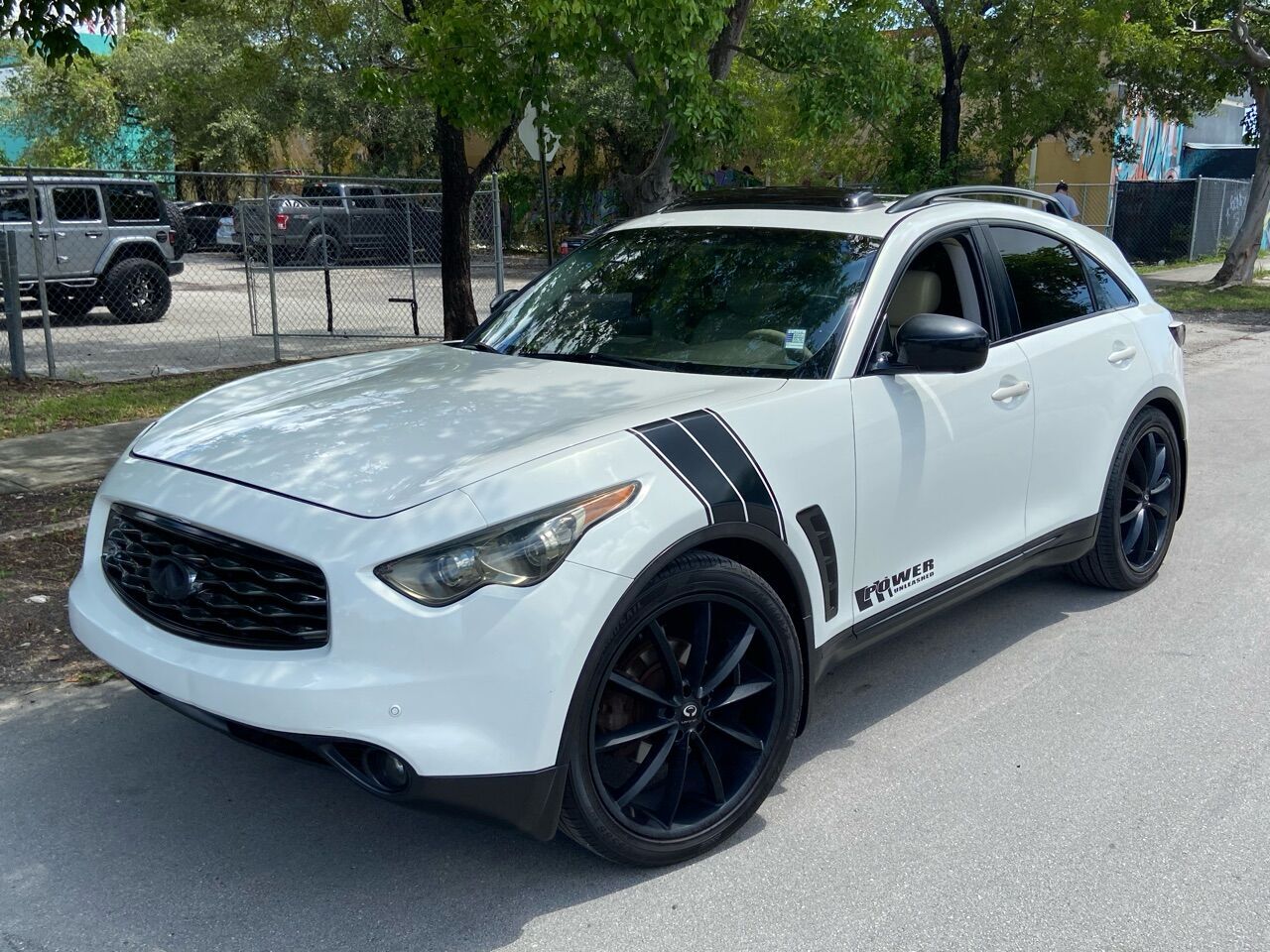 Infiniti FX35