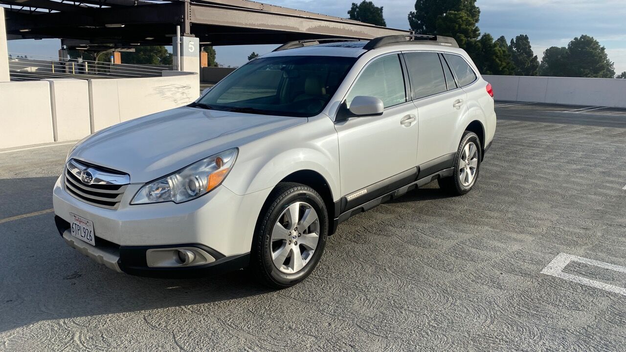 2011 SUBARU Outback